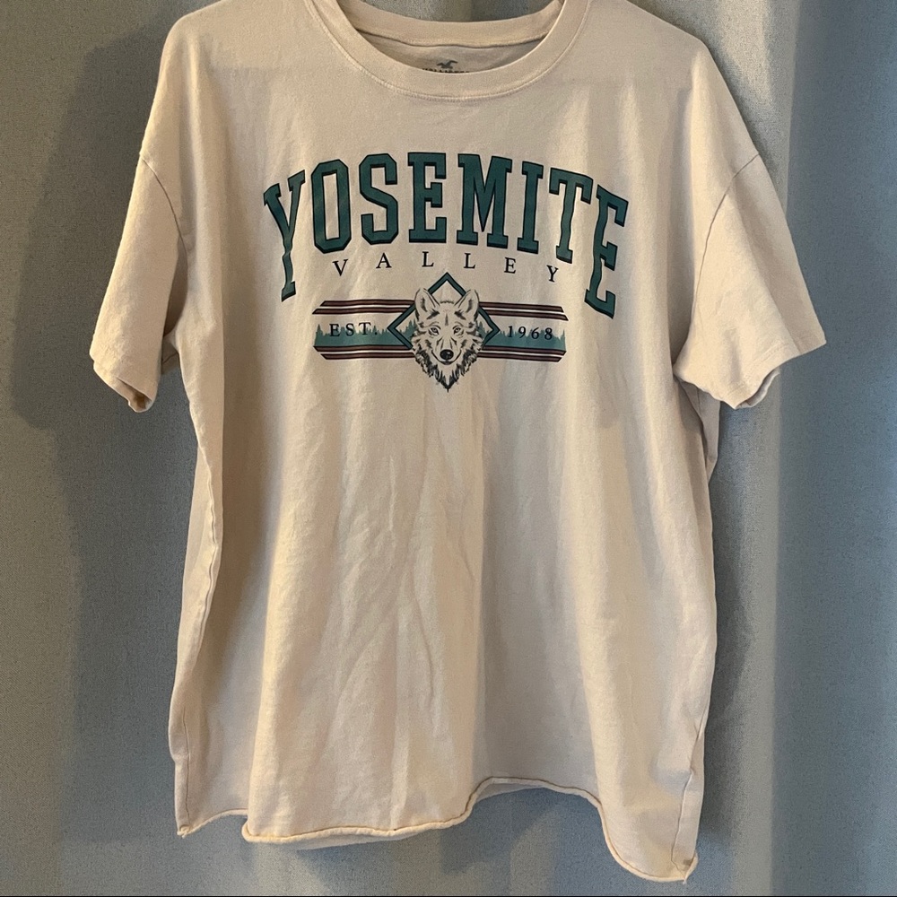 Hollister oversized Yosemite tee